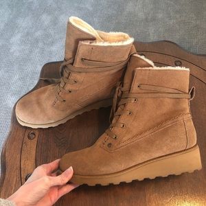 Bearpaw boots size 9